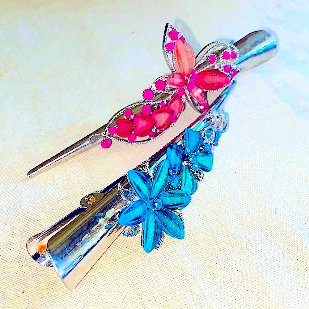 Pair of 2 large rhinestone hair clips.